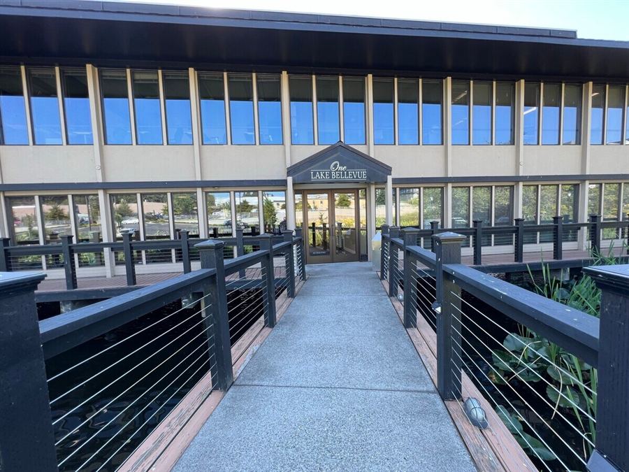 Lake Bellevue office entry